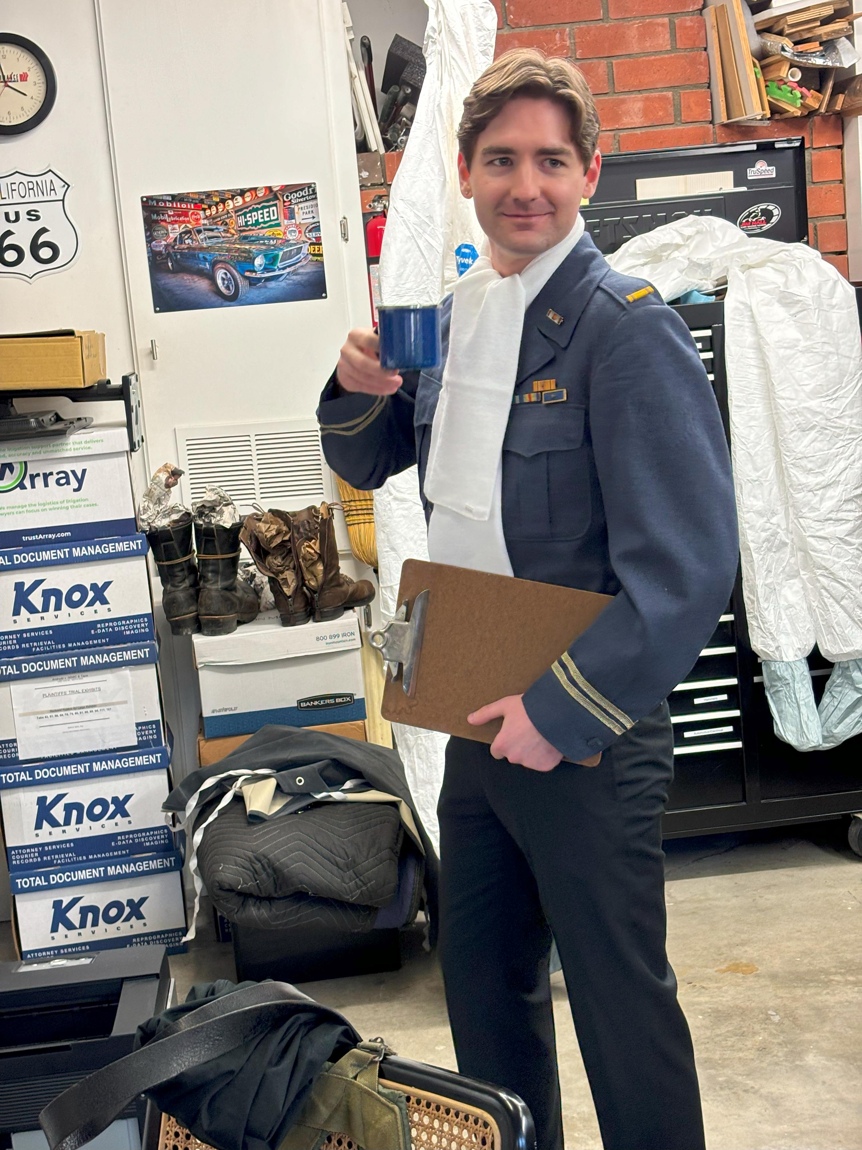 JWELLS_MM_OFFICERCostume_13